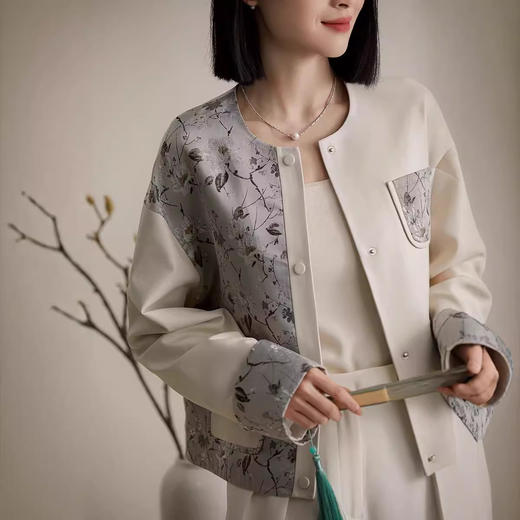 【自lm】全新升级【铂金会员882/天猫1189/差价307】(14153) 洛诗琳新款国风皮衣外套圆领百搭真皮上衣 商品图3