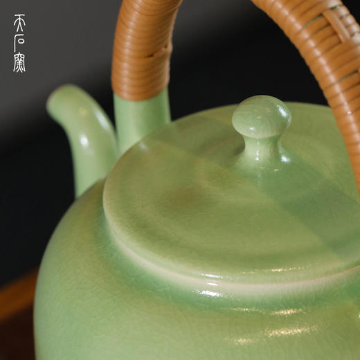 问鼎天石窑青汝问泉壶 商品图1