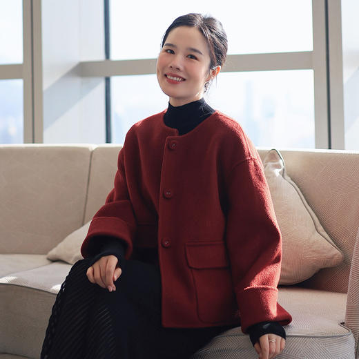 100%羊毛安哥拉红围巾款大衣 商品图1