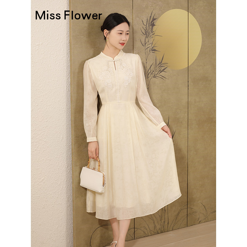 勿忘花杏色暗纹提花连衣裙春季气质长裙新中式国风裙子