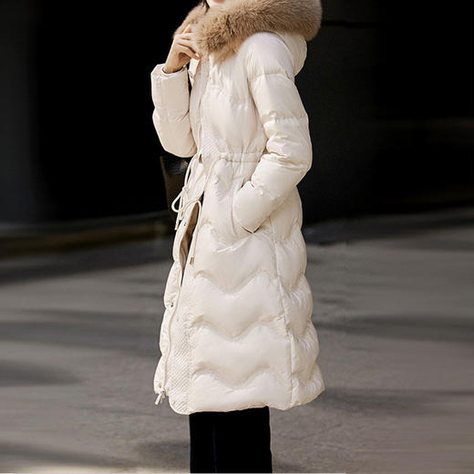 【高货ay】全新升级【铂金会员827/天猫1129/差价302】(11548) 洛诗琳2024冬季新款收腰可拆狐狸毛领中长款连帽羽绒服女 商品图3