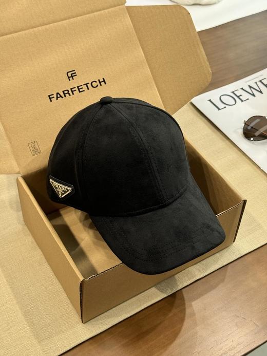 普拉达新款鹿皮棒球帽侧边标志性涂珐琅三角形金属徽标，尽显高雅男女同款（AN） 商品图3
