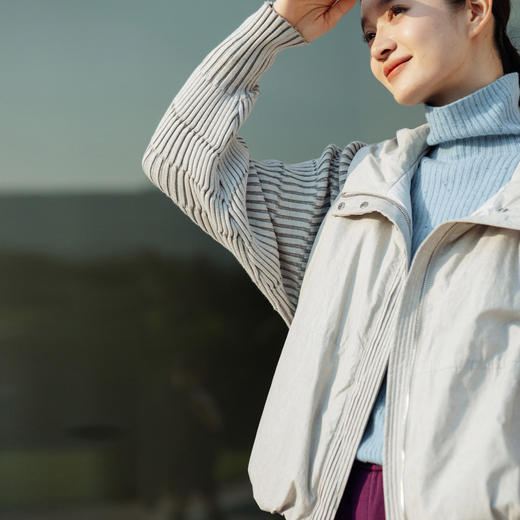 绽放707朵/冬季轻薄连帽材质拼接针织袖子简约宽松短款保暖羽绒服 商品图3