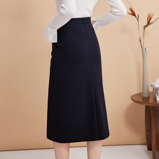 EITIE爱特爱气质优雅高级深海蓝高腰包臀过膝a字半身裙冬季新款D2406403 商品图4