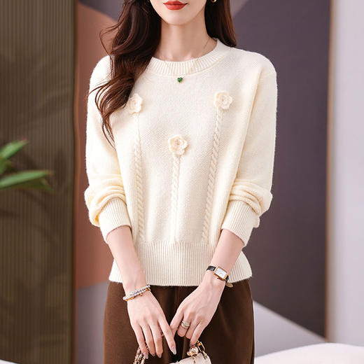 CC-101-56729短款毛衣女2024新款秋冬圆领立体玫瑰花小个子套头针织打底衫上衣 商品图3
