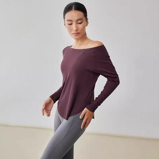 跃牌【安琪拉系列】秋季新款裸感瑜伽服女宽松性感露肩瑜伽上衣CX7405 商品图3