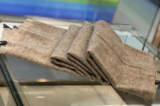 优品堂【格子物语】羊毛🐑围巾披肩两用 商品图6