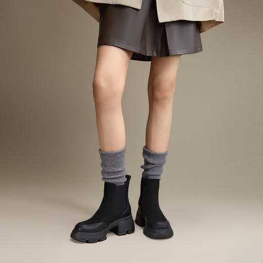 千百度厚底拼接切尔西靴女冬季烟筒靴保暖单靴A24537301 商品图1