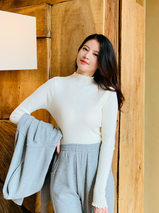 【百图lulu定制】【花瓣领打底衫】细腻柔软 花瓣领口 袖口长袖 打底衫 商品图1