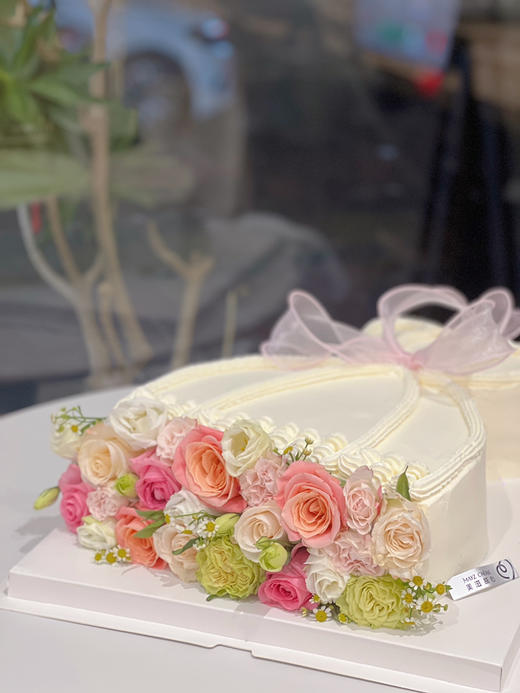 芙洛拉的花束（花材根据季节调整） 商品图2