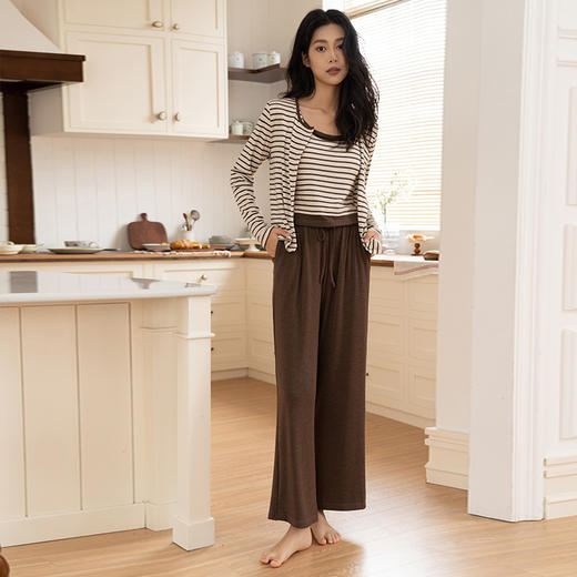 【顺丰包邮】99933 洛诗琳免穿bra横条素色AB搭胸杯家居服三件套242046 商品图2