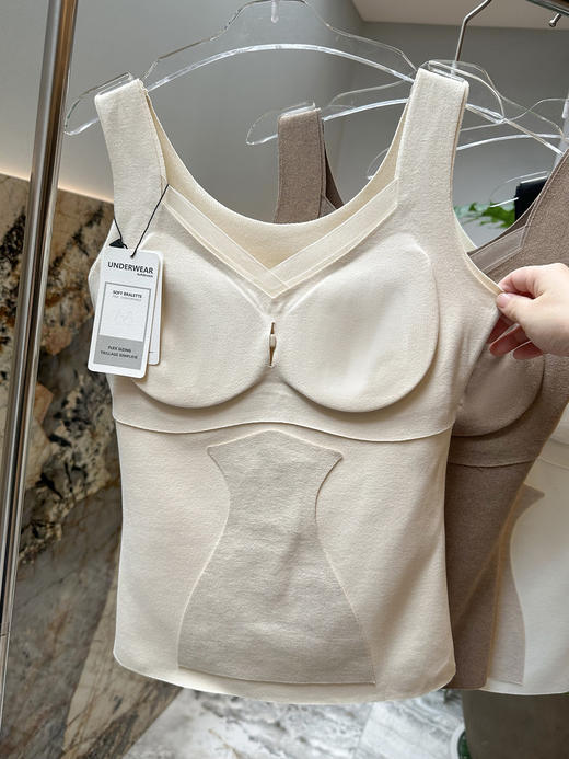 官网499！秋冬三合一带胸垫羊毛蚕丝保暖背心女 V领网纱免穿文胸内搭打底 商品图8