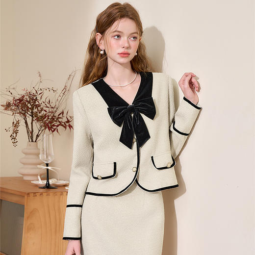 西遇短款小香风外套女新款小香风撞色蝴蝶结领上衣D3742631 商品图4