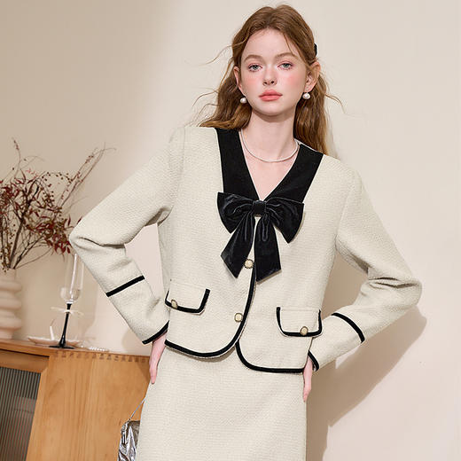 西遇短款小香风外套女新款小香风撞色蝴蝶结领上衣D3742631 商品图0