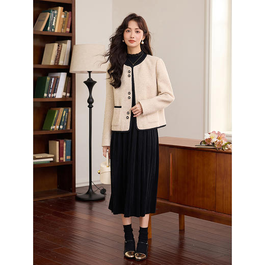 【年货节】熙世界小香风仿羊毛圈圈呢外套女短款秋冬撞色圆领颗粒绒开衫上衣 商品图4