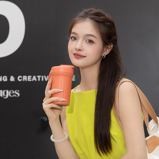 乐扣乐扣（LOCK&LOCK）罗马纹杯身便携方便手持保温保冷杯陶瓷覆层内胆保温咖啡杯LHC4366 商品图4
