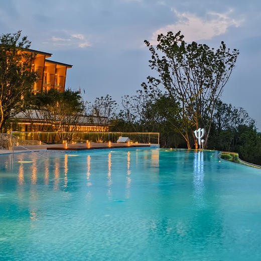 双11返场！1晚/2晚【成都黑龙滩ClubMed Joyview】西南首家ClubMed！含餐饮券/儿童托管/一日全包权益、2大1小迷你水乐园、晨间徒步、畅玩家庭欢乐空间及超多休闲活动！ 商品图7