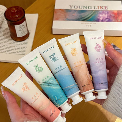 「5支礼盒装！高颜值」younglike护手霜伴手礼高颜值礼盒套装 5只滋润保湿套盒花香送礼美容护肤 商品图1