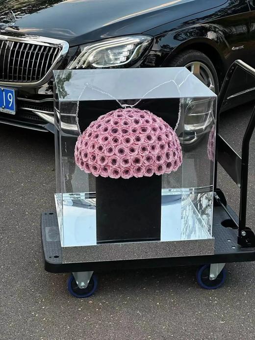 高端轻奢巨型蝴蝶结抱抱桶永生花 商品图1