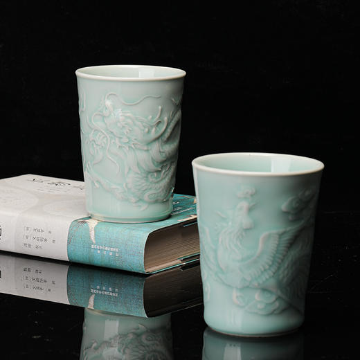 省大师雷慧仙出品龙泉青瓷粉青釉龙凤对杯可乐杯 商品图0