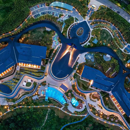 双11返场！1晚/2晚【成都黑龙滩ClubMed Joyview】西南首家ClubMed！含餐饮券/儿童托管/一日全包权益、2大1小迷你水乐园、晨间徒步、畅玩家庭欢乐空间及超多休闲活动！ 商品图1