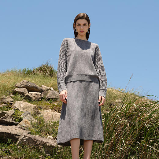 【羊绒针织套衫+针织半裙】羊绒世家秋冬新品女士100%山羊绒条纹提花针织套装 商品图2