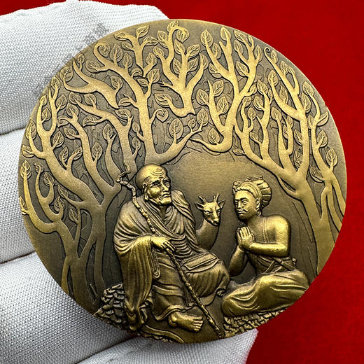 十八罗汉龙头纪念章  骑鹿罗汉铜章  原盒原证 黄铜材质 直径45mm 商品图3