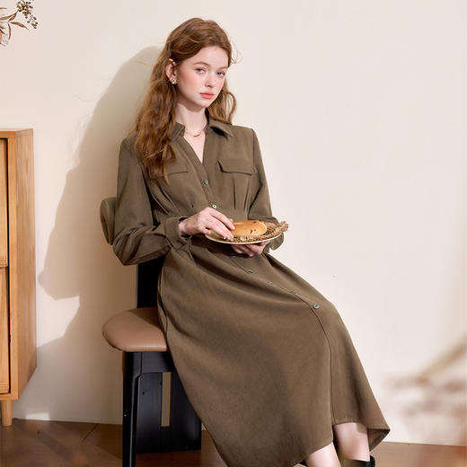 复古简约设计感翻领长袖连衣裙女秋冬保暖磨毛百褶长裙V4142670 商品图2