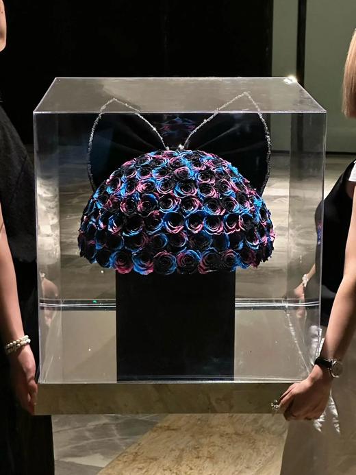 高端轻奢巨型蝴蝶结抱抱桶永生花 商品图11