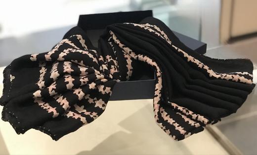 优品堂【娴淑典雅】140方巾 商品图2