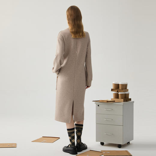 谜底卫衣裙长袖女2024冬新品休闲风套头抽绳收腰连衣裙244ML1621 商品图2