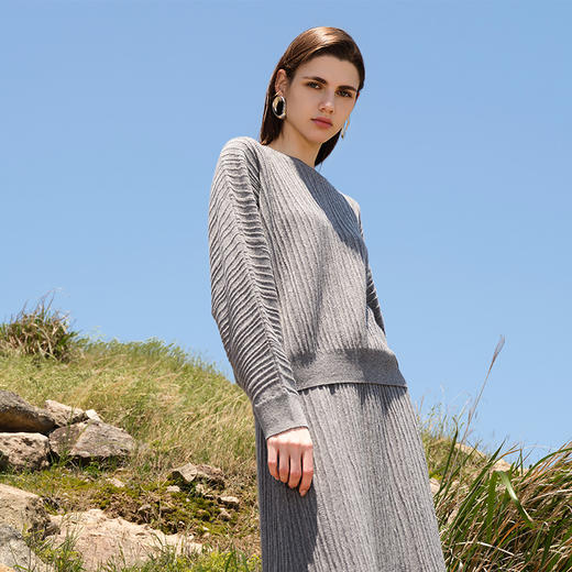 【羊绒针织套衫+针织半裙】羊绒世家秋冬新品女士100%山羊绒条纹提花针织套装 商品图1