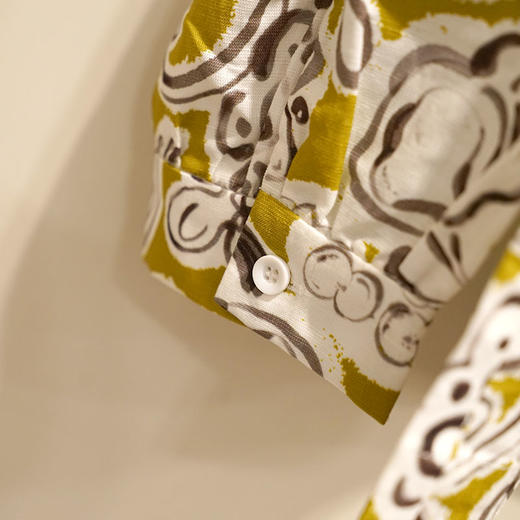 VIVIAN LIU薇薇安刘D2413001夏女装新款圆领印花长袖衬衫 商品图3