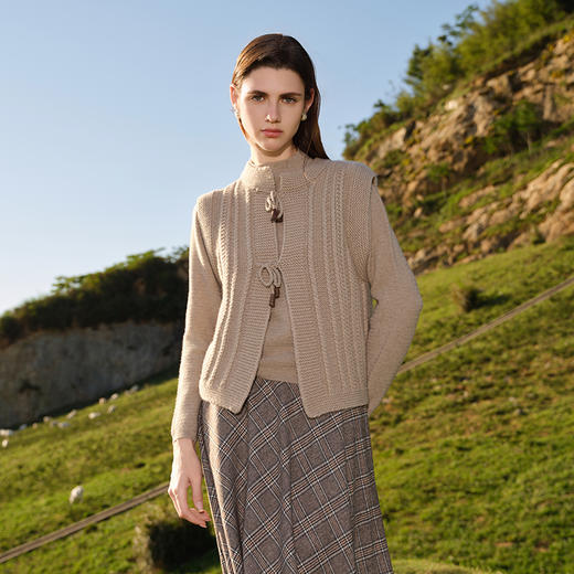 【无袖绞花针织马甲】羊绒世家秋冬新品女士100%山羊绒半高领针织开衫马甲外套 商品图0