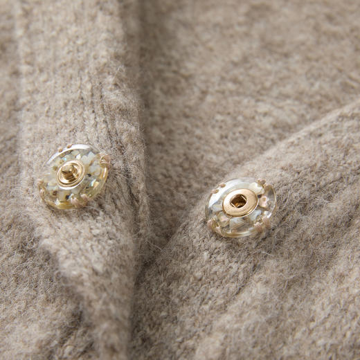 谜底长款针织开衫女2024冬新品慵懒风纯色羊毛保暖毛衣244MZ1869 商品图3