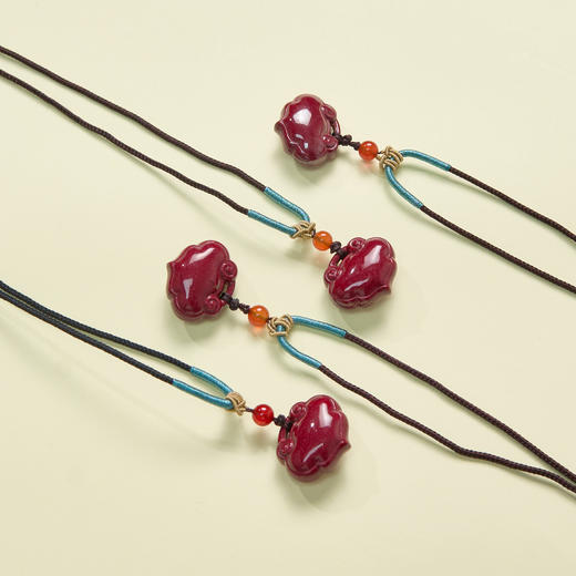 含辰砂工艺品玉美人菲菲HZ#朱砂如意锁吊坠约26*21mm 商品图0