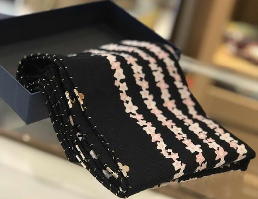 优品堂【娴淑典雅】140方巾 商品图3