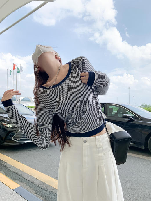 【129元任选2件】现货！撞色条纹设计感抽绳收腰针织上衣 商品图4