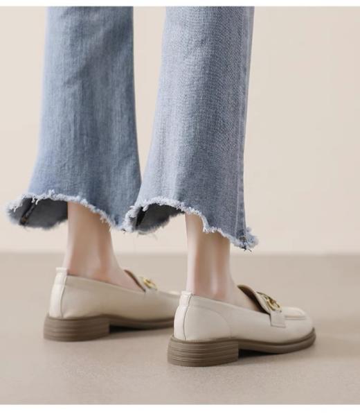 👏【TATA 同款】复古英伦风金属扣乐福鞋 😎 这质感真的绝美 脚感巨巨巨好💥 ✅ 鞋子精致又贵气☺️的随便搭配套裙子都好减龄软，👉 商品图3