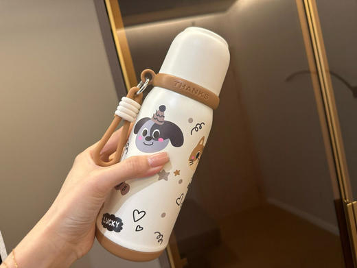 🔥‼️29.9💰包邮🉐！快抢！四色都好看！【一杯三饮保温杯】冲颜值也要抢！带手提绳，拿着很方便呀！ 商品图4