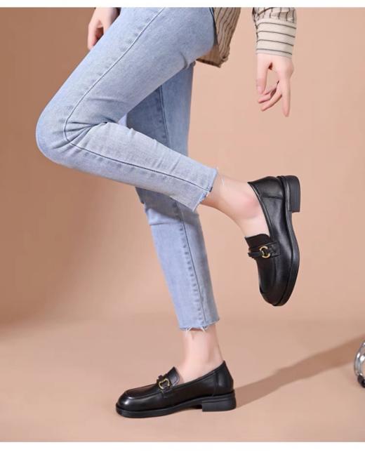 👏【TATA 同款】复古英伦风金属扣乐福鞋 😎 这质感真的绝美 脚感巨巨巨好💥 ✅ 鞋子精致又贵气☺️的随便搭配套裙子都好减龄软，👉 商品图2