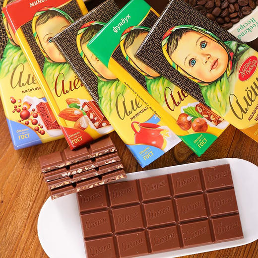 俄罗斯爱莲巧榛子香草味牛奶巧克力85g 商品图1