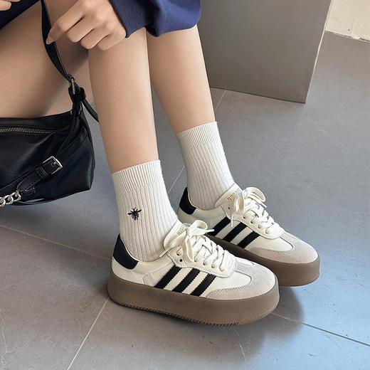 经典鲨2024年冬款百搭圆头时尚拼色加绒保暖德训鞋休闲鞋女KW356-D58081 商品图3