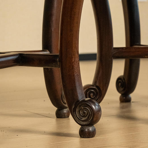 清 红木三弯腿五足圆凳成套（一套四只） 商品图4
