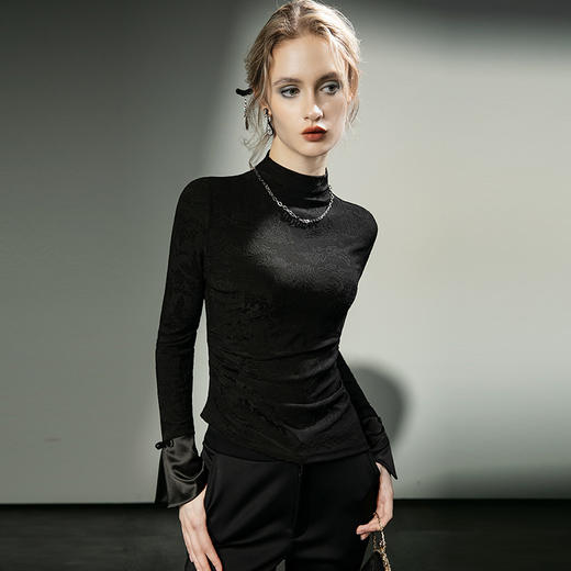 国风刺绣提花黑色新中式气质内搭小衫F20245312 商品图1