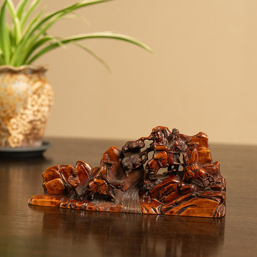 清 黄杨木雕人物出游图山子摆件 商品图1