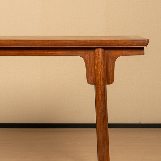 清 花梨木夹头榫刀牙板平头案 商品图3