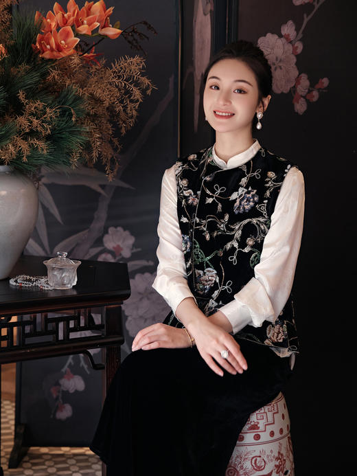 盛唐牡丹 |真丝加密缎亮片串珠偏襟马甲 商品图7