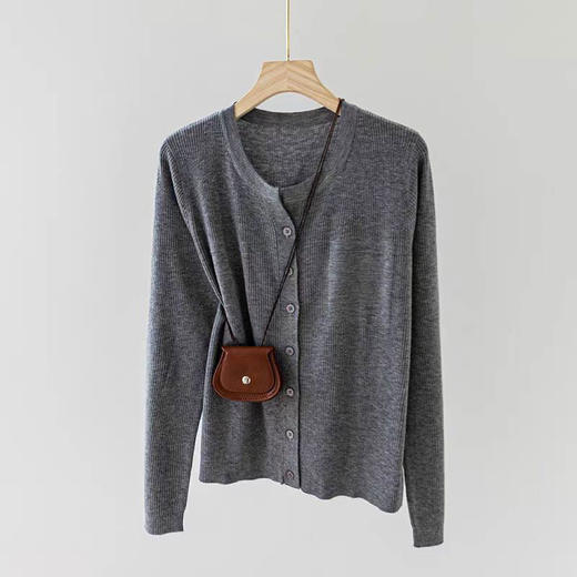 半身缘女装 春季韩版短款百搭柔和亲肤针织开衫女薄外搭02613 商品图1