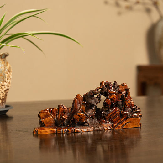 清 黄杨木雕人物出游图山子摆件 商品图4